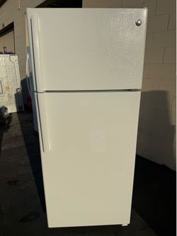 GE Apartment Side Refrigerator