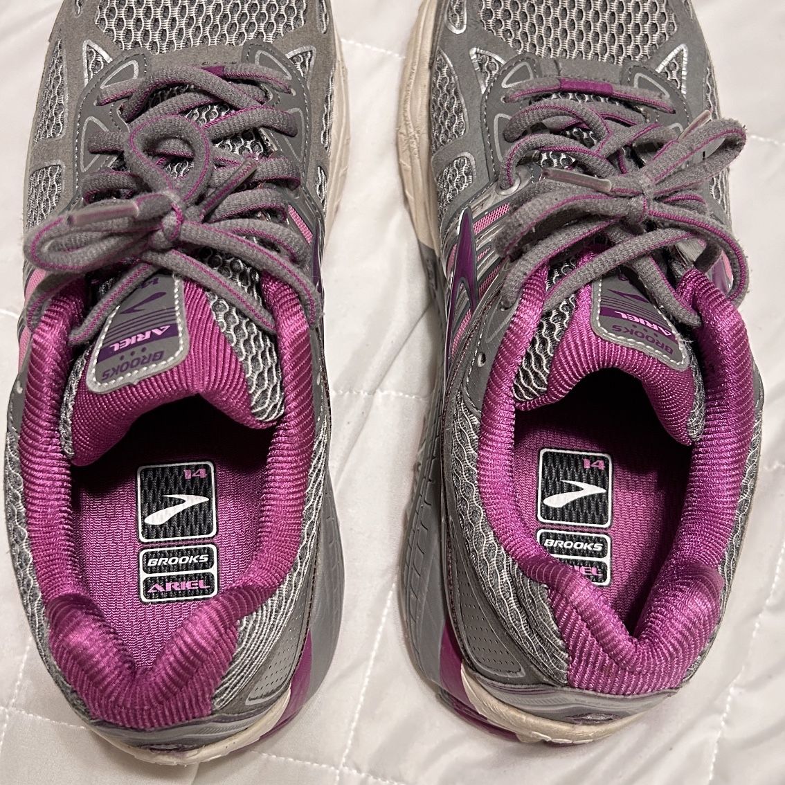Brooks Ariel 14 Ladies Womens 11b Great School Shoes for Sale in Mount Vernon IL OfferUp