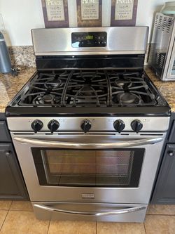 FRIGIDAIRE GALLERY GAS STOVE