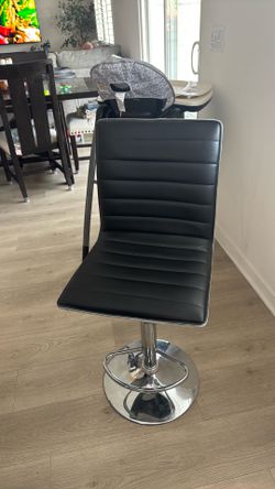 3 Black bar stools