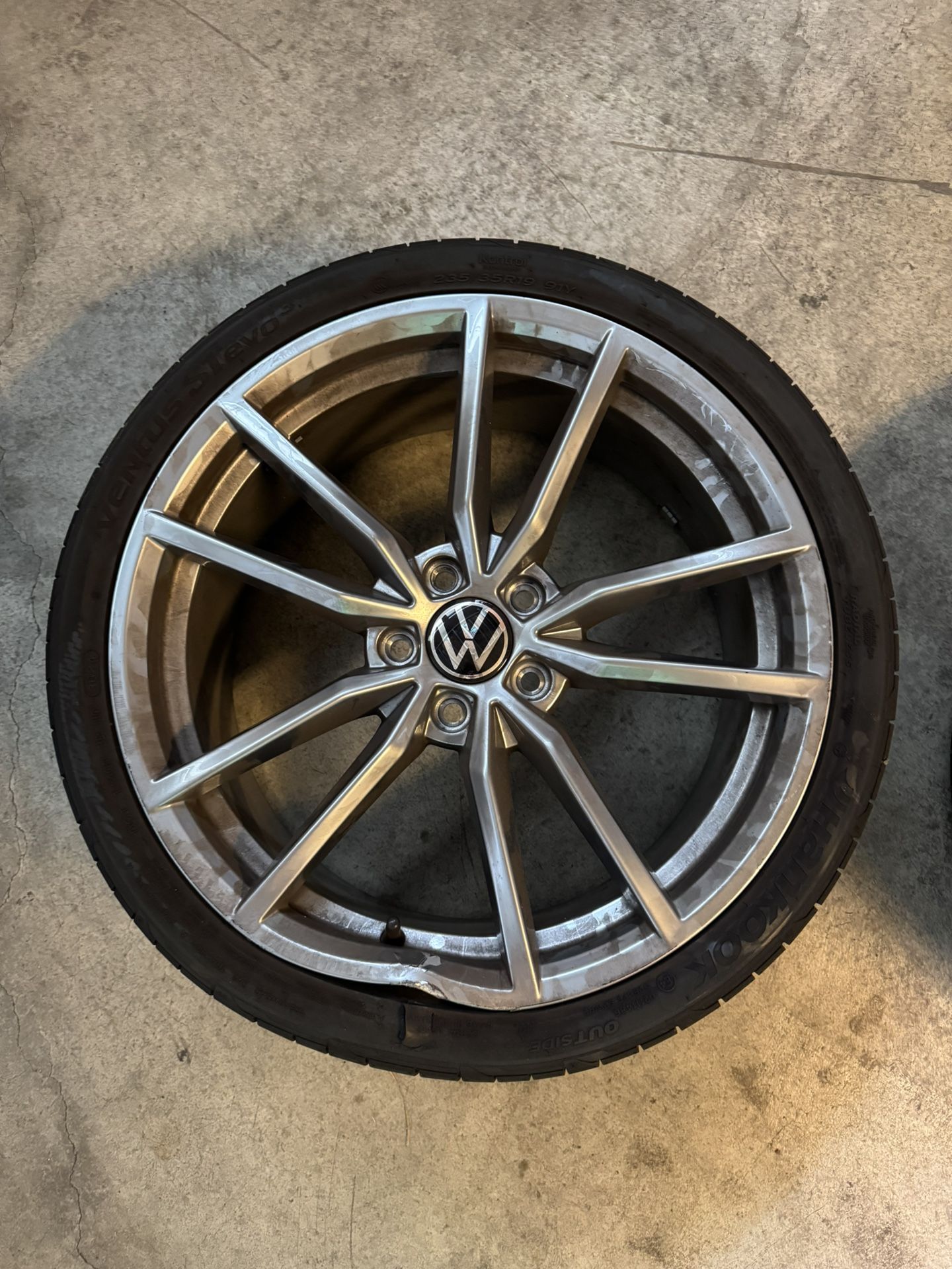 2024 Golf R Wheel
