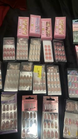 PRESS ON NAILS