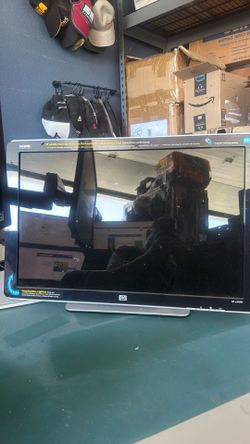 HP W2408H 24-inch Widescreen LCD Monitor