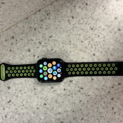 Apple Watch Series 6 (Nike Edition)