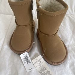 New   Gap Infant Boots   Size 5