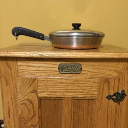 Vintage 10” Revere Ware Copper Bottom Skillet With Lid.      B