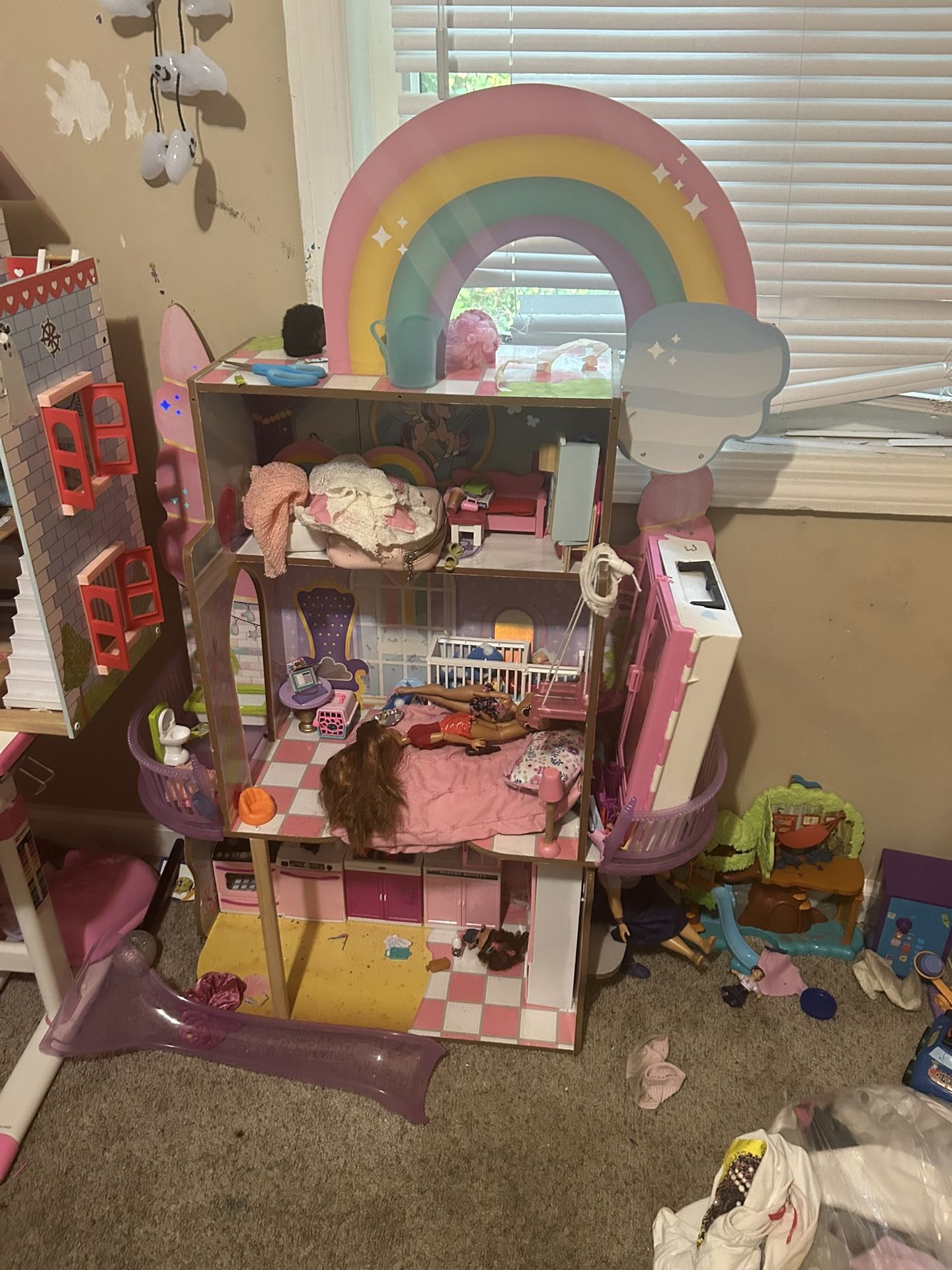 Book Shelf /play Doll Houses 