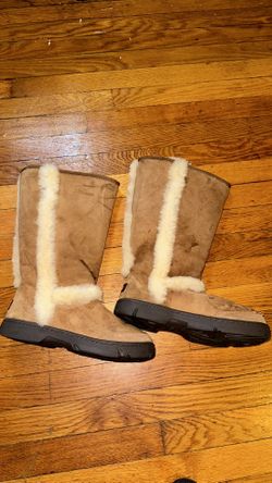 UGGS SUNBURST TALL 5218 W/CHE SIZE 9 IN WOMEN