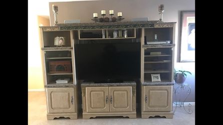 Entertainment center