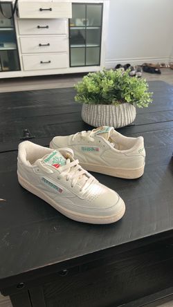 Club C 85 Vintage mens 6 woman’s 7.5