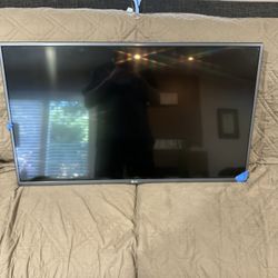 Used LG TV 2/2
