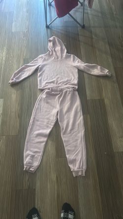 Katie Mack outfit