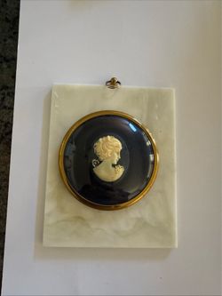 Lady In Cameo, The Miniature World Of Peter Bates Vintage Wall Decor Plaque