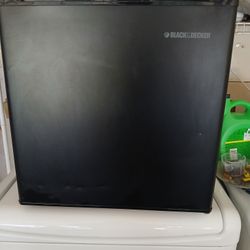Black&decker Mini Frig And Freezer