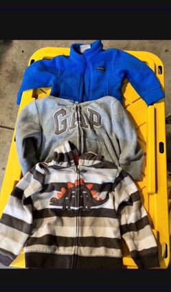 Suéteres Talla 2t 24 Meses En Buenas Condiciones $20 Por Los 3