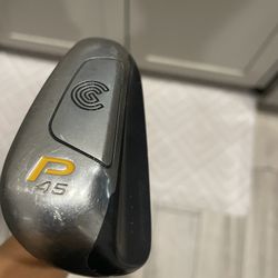 Cleveland HiBORE pitching wedge (PW) golf club with a 45° loft. 
