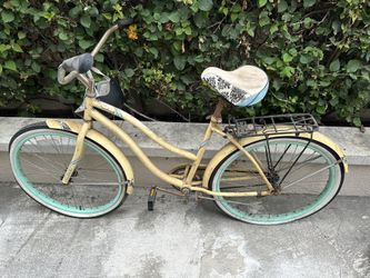 Huffy Beach Cruiser Bicycle. Girls