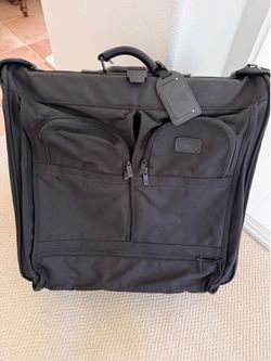 Tumi Alpha Extended 24”