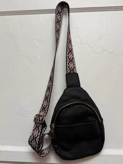 Small Crossbody Bag in Very Good Condition.  Pick Up In Van Nuys CA