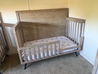 Toddler bed