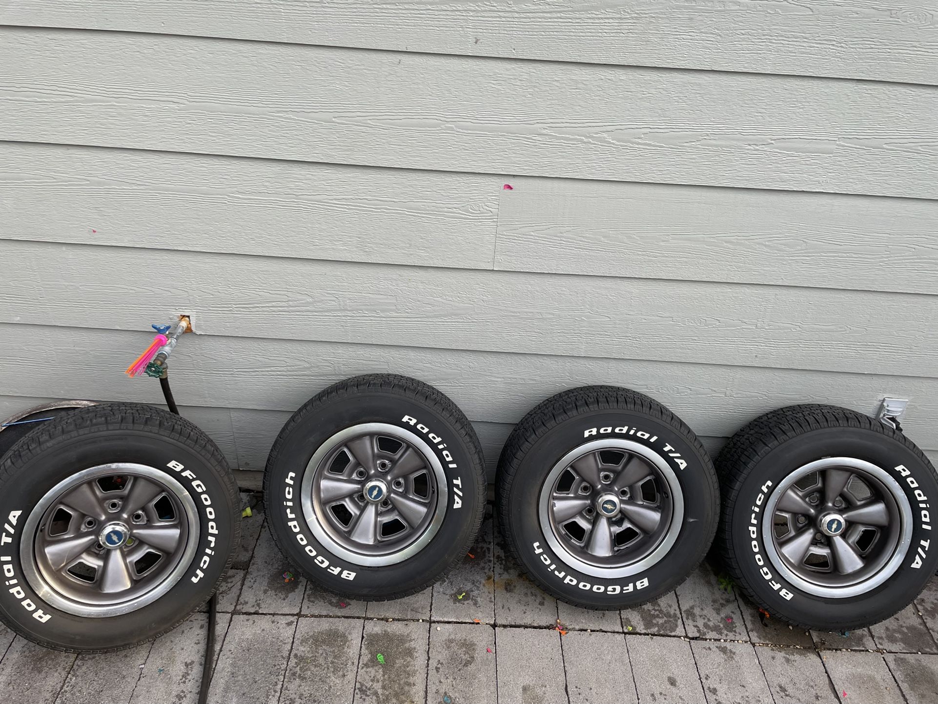 73 Camaro Wheels And Tires. Wheels Are 15x7 And Tires Are 235/60r15