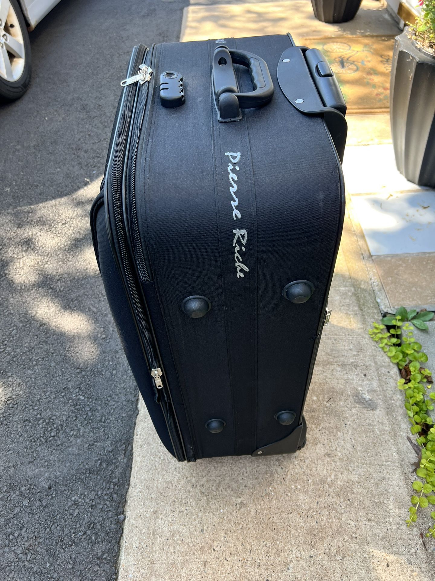 Pierre Riche- 30” Travel Luggage (Black)*** for Sale in Piscataway 
