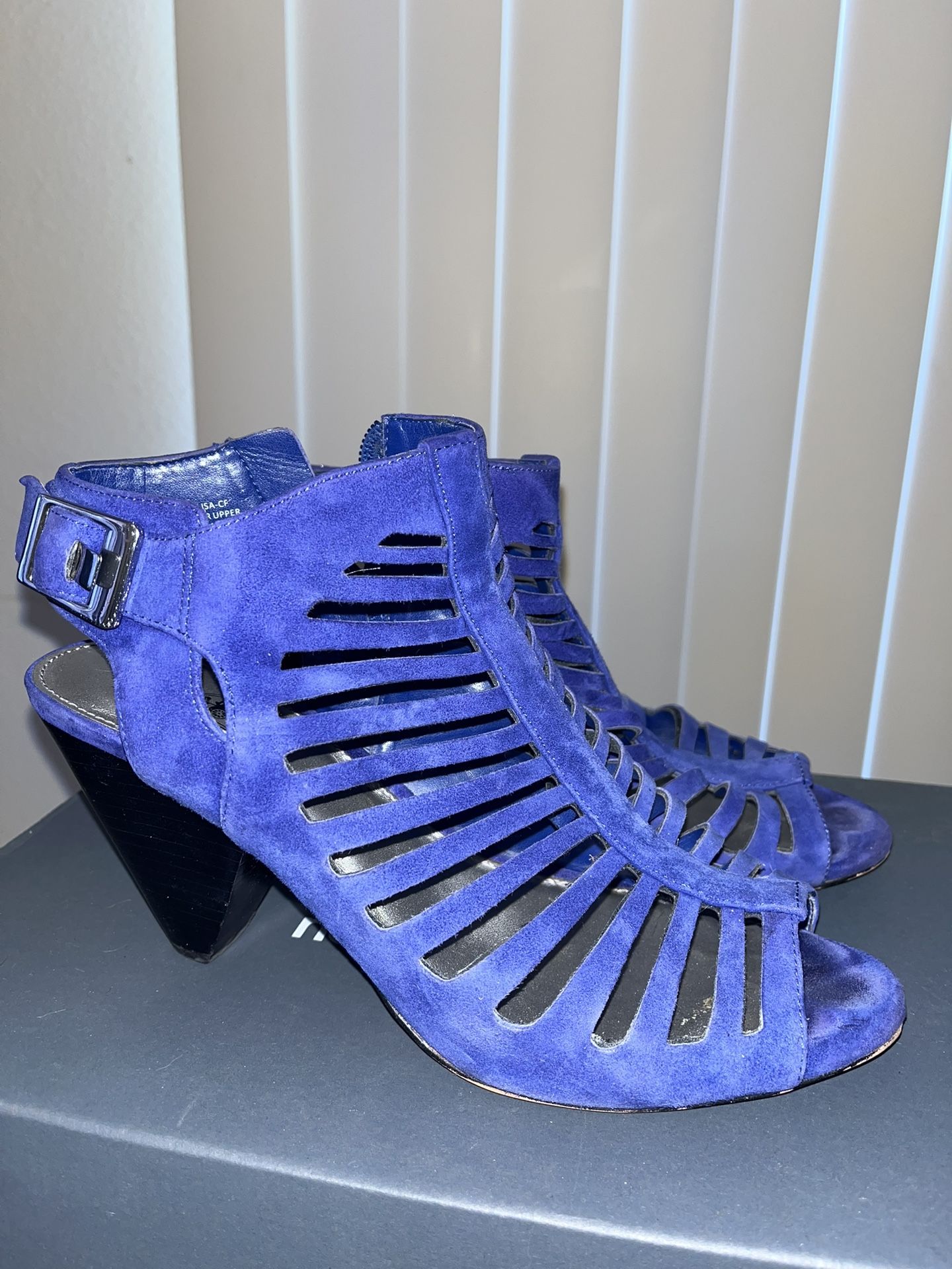 Royal Blue Suede Coach And Four Women’s Heels Size 8 1/2