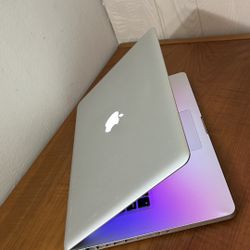Apple MacBook Pro 15” I7/8GB/256GB SSD $175
