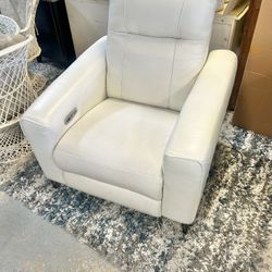 Like New Leather Electric Recliner With Electric Headrests And USB 