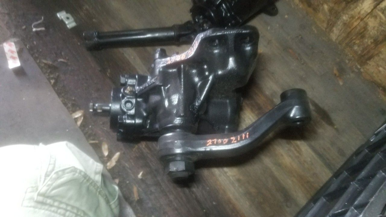 Steering gear box Isuzu and Mitsubishi