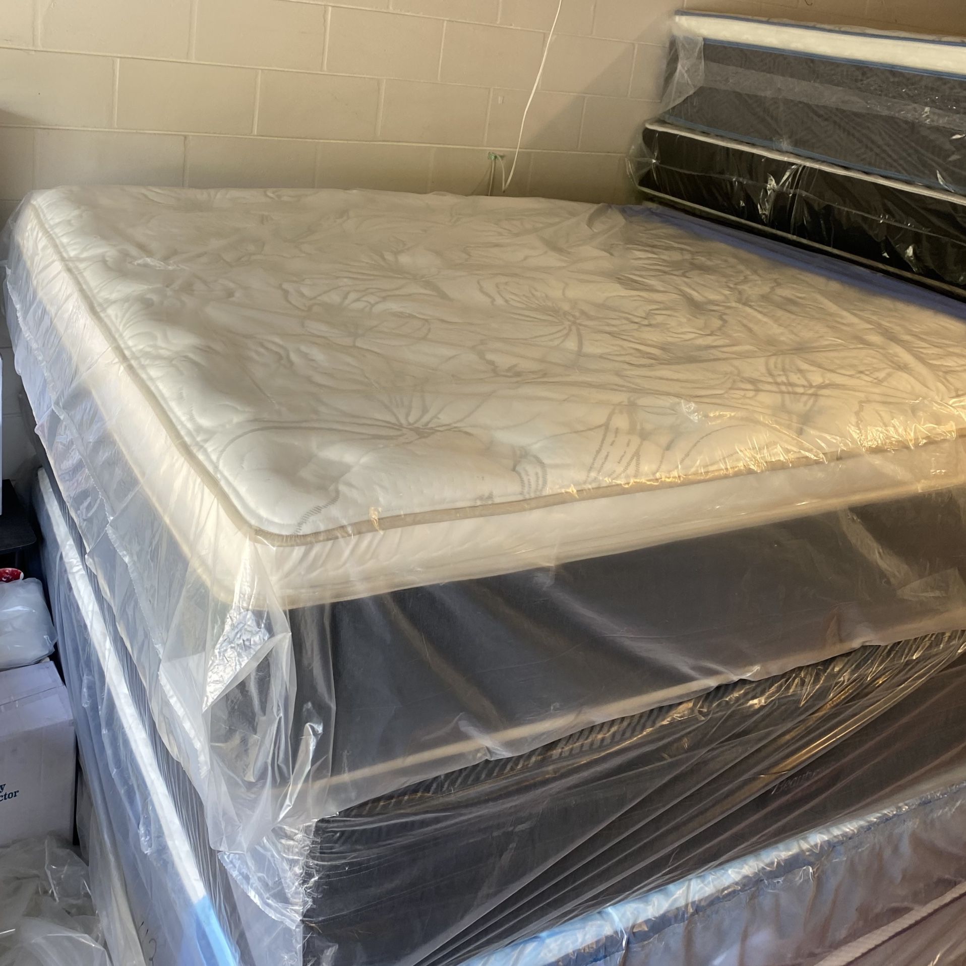 California King Size Mattress 14 Inch Thick With Pillow Top Of Gran Comfort And Box Springs New From Factory Available All Sizes Same Day Delivery