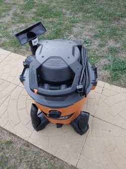 Shop Vacuum Wet/dry with detachable blower