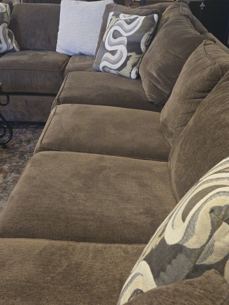 Brown 3 Piece Sectional Sofa Couch With Chaise Tranquility
