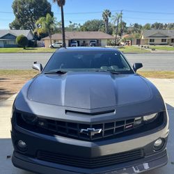 2011 Chevy  Camaro SS Stick Shift V8
