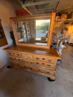Solid Oak Bedroom Set – Dresser, Matching Mirror & 2 Nightstands