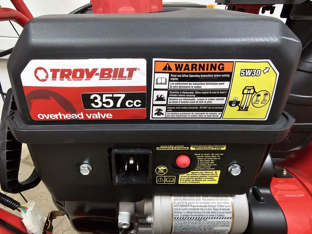 Troy Bilt 28 Inch Wide Snowblower Like Brand New Snowthrower 3 Stage