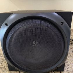 Logitech Z-5500 SUBWOOFER 500W The Best Sub They Ever made! The Best Computer Sub Made