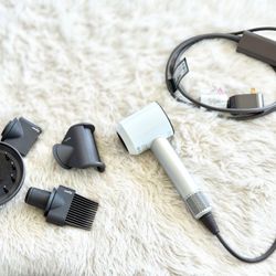 Dyson Supersonic Hair Dryer – White/Silver