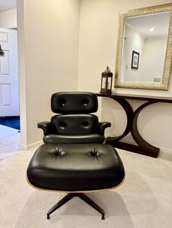 Leather Lounge Chair