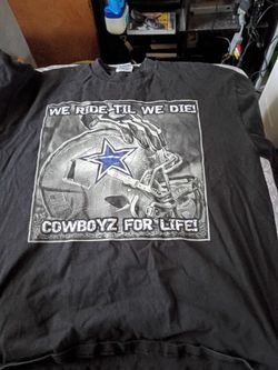 Cowboys T-shirt and beverage cup
