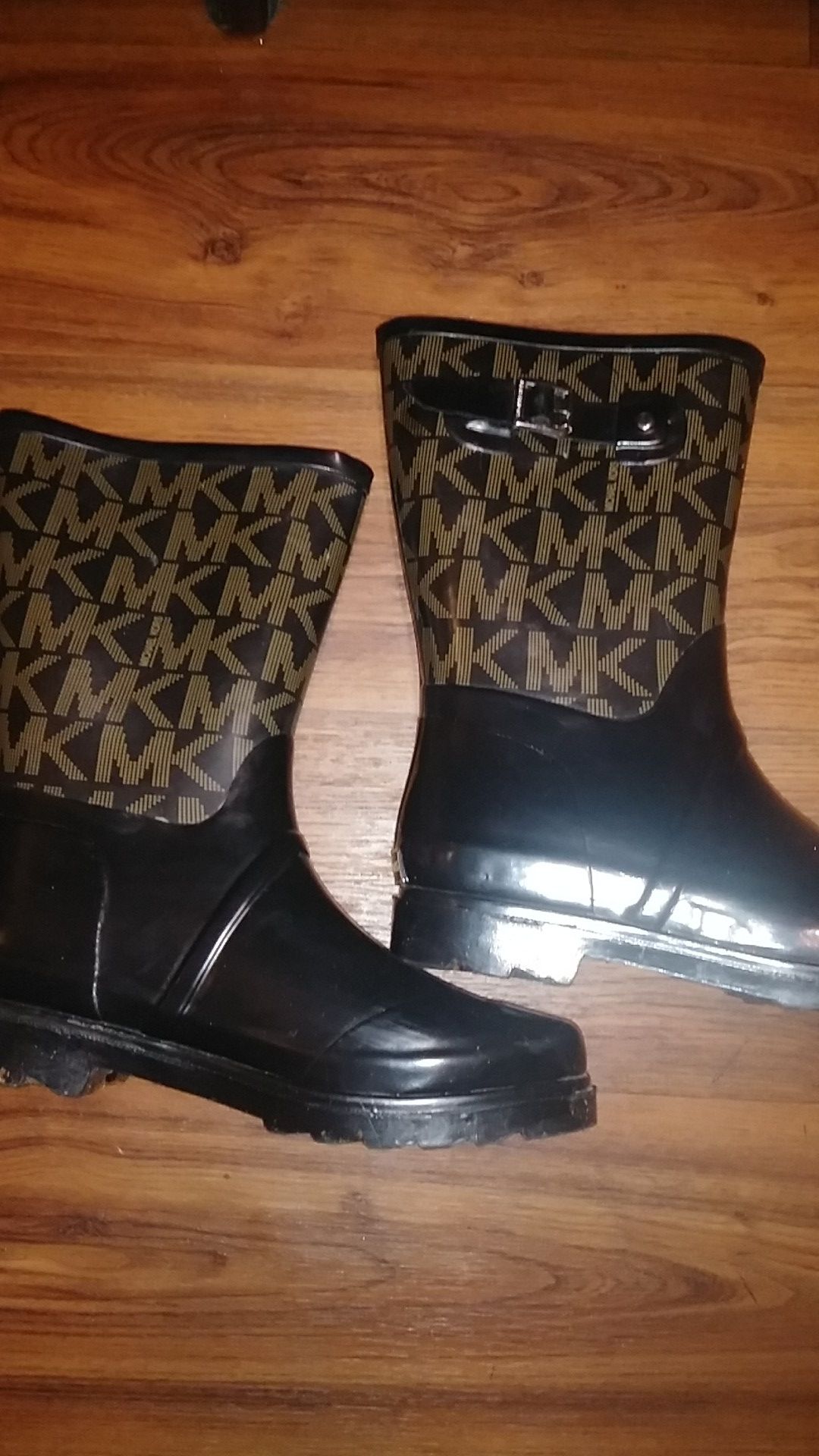 Michael Kors rain boots size 9 1/2
