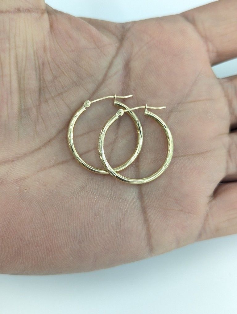 14kt Real Gold Hoop Earring
