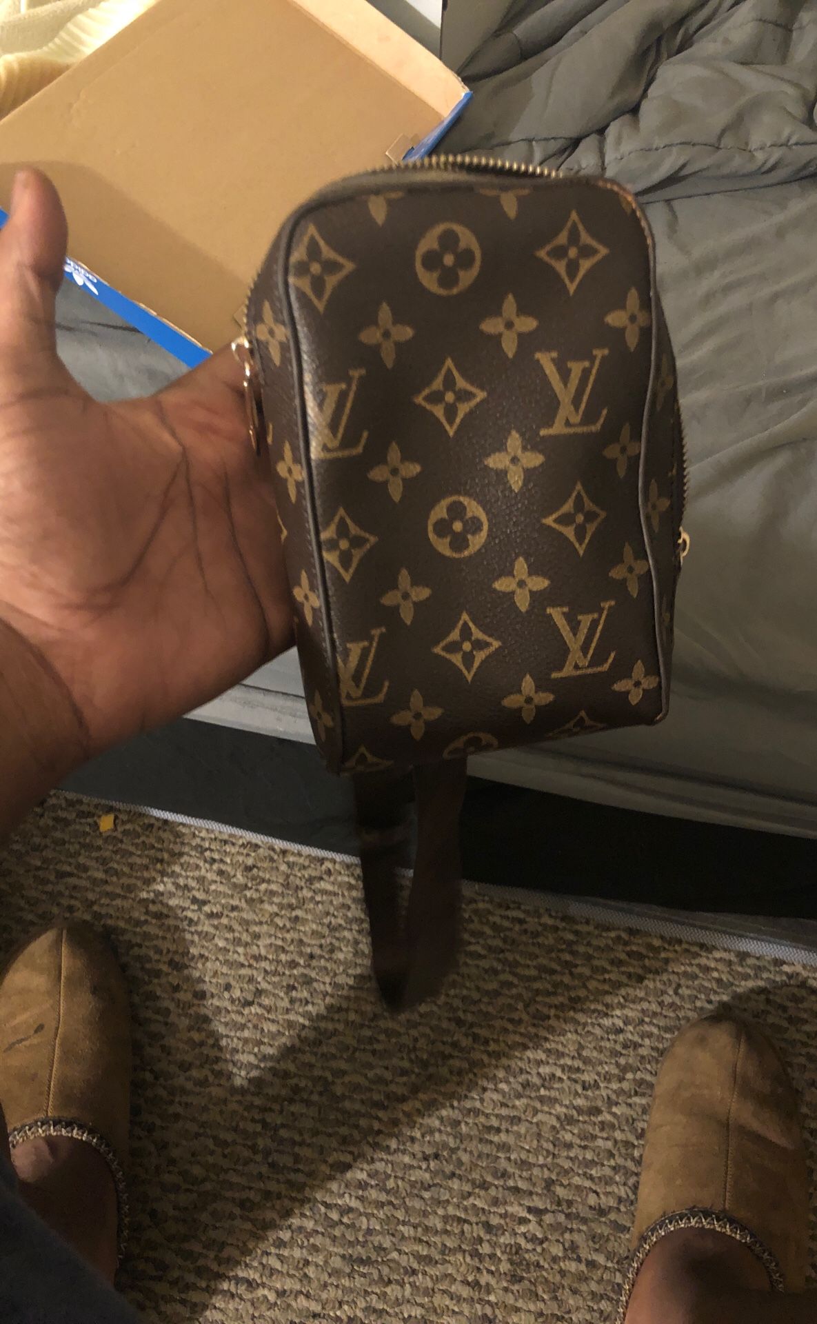 Louis Vuitton’ shoulder bag