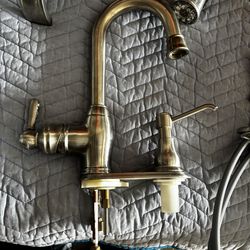 Good used faucets /plumbing parts /supplies