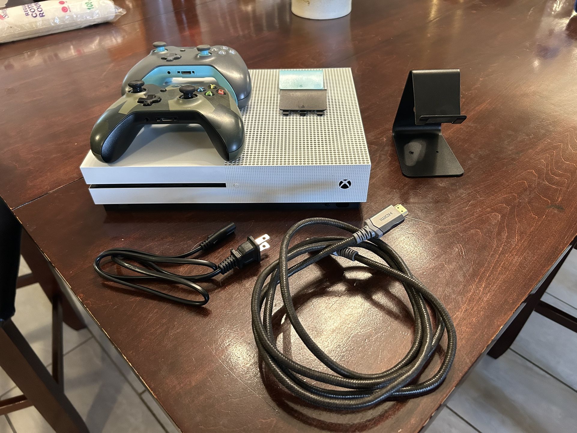 XBOX ONE S 1TB (White)