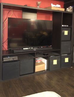 Entertainment center