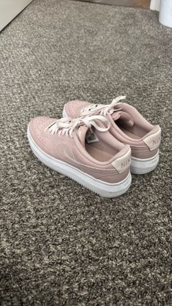 Women’s Nike Court Vision Alta Size 10