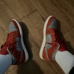 Jordan 1 Mid SE