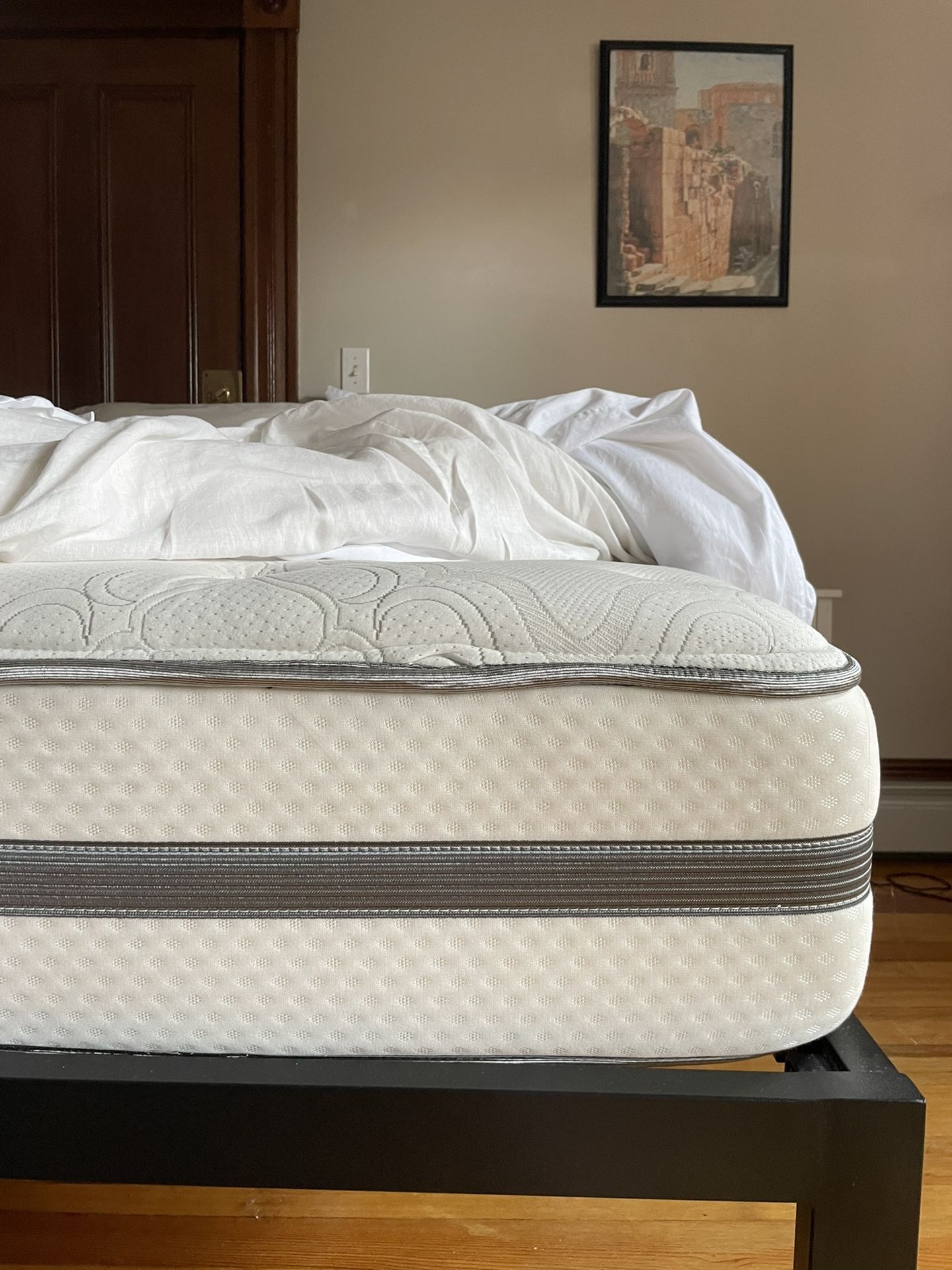 Beautyrest Full Mattress & Black Minimalist Bedframe Home & Garden