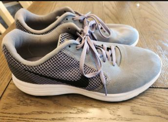 Like New Mens Sneakers